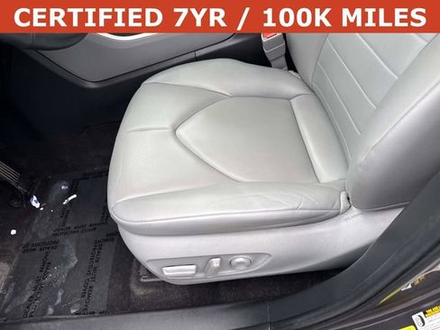 Used 2023 Toyota Highlander XLE AWD/4WD image 15