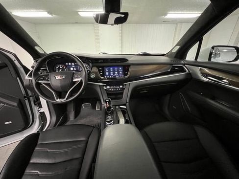 Certified 2023 Cadillac XT6 Sport w/ Platinum Package AWD/4WD image 17