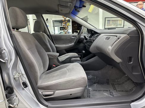 Used 2001 Honda Accord LX image 17