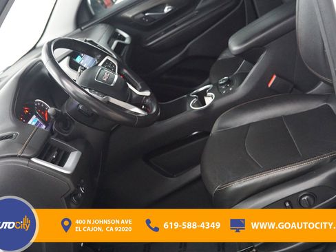 Used 2020 GMC Terrain SLT image 9