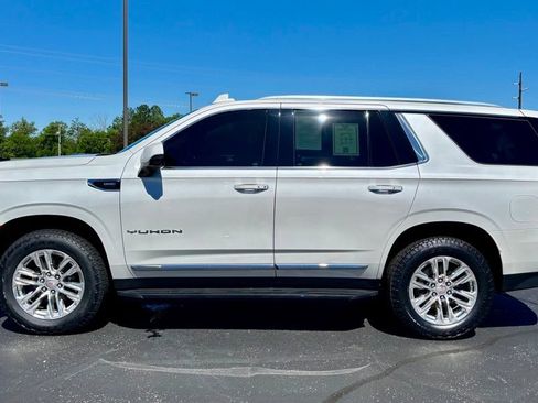 Used 2022 GMC Yukon SLT w/ SLT Premium Package AWD/4WD image 4