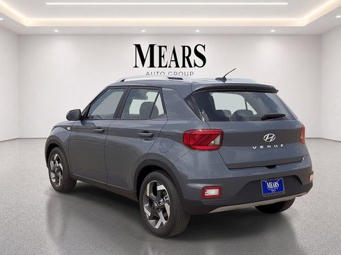 Used 2025 Hyundai Venue SEL FWD image 3