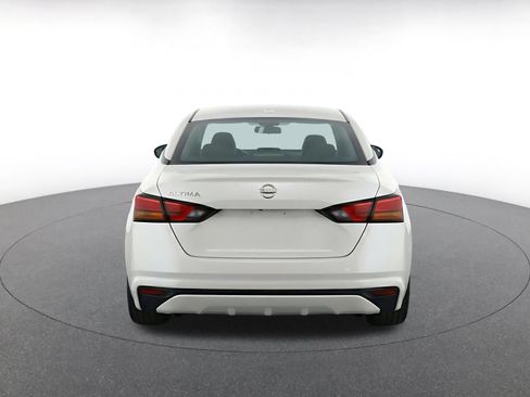 Used 2025 Nissan Altima 2.5 SV FWD image 8