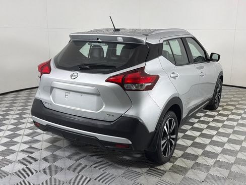 Used 2018 Nissan Kicks SR w/ Premium Package FWD image 5