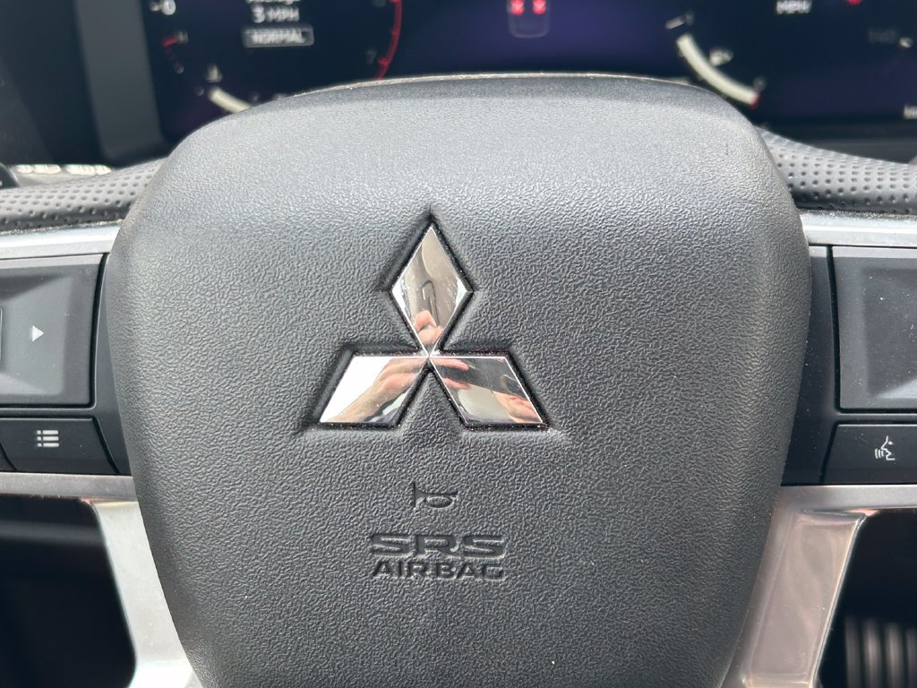 Used 2025 Mitsubishi Outlander SEL AWD/4WD image 39