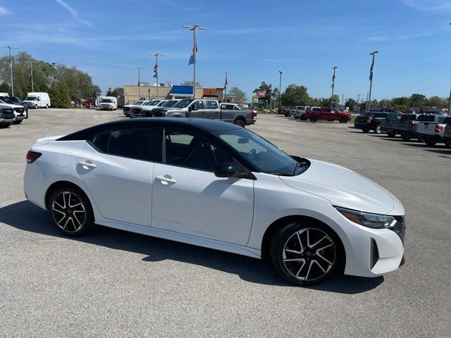 Used 2024 Nissan Sentra SR FWD image 2