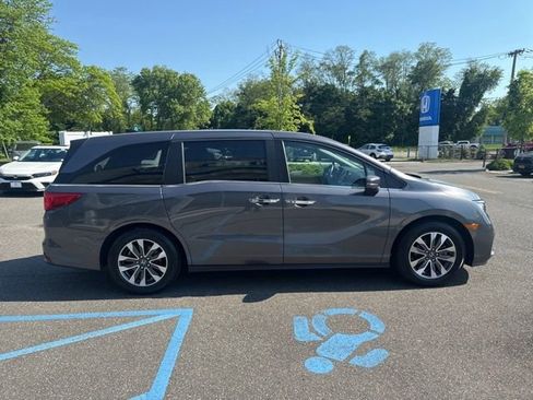 Used 2023 Honda Odyssey EX-L image 9