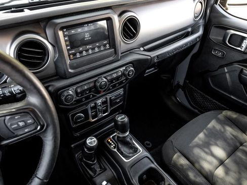 Used 2020 Jeep Wrangler Unlimited Sport S image 32