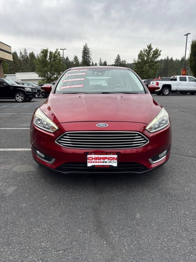 Used 2015 Ford Focus Titanium w/ Titanium Technology Package FWD image 2