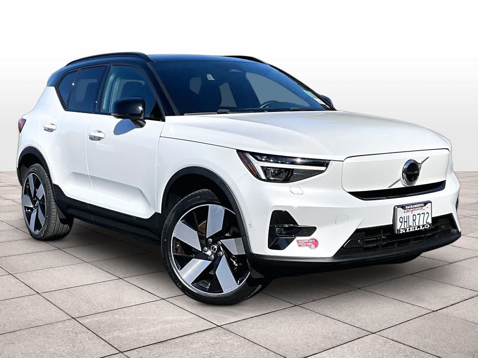 Used 2023 Volvo XC40 Recharge Ultimate AWD/4WD image 2