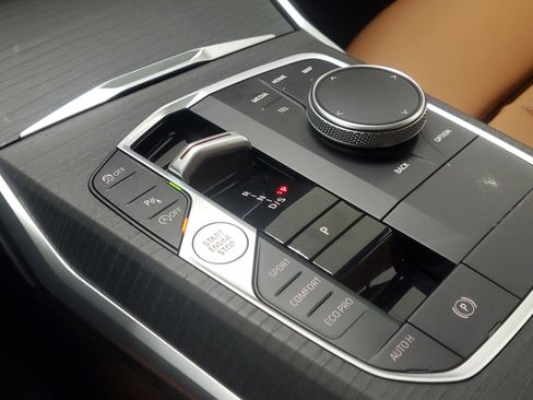 Used 2025 BMW 330i xDrive Sedan w/ M Sport Package image 34