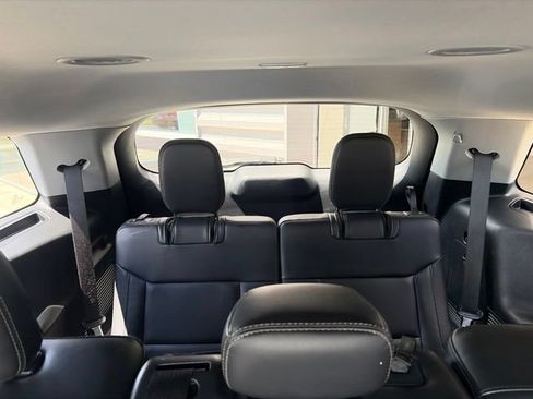 Used 2023 Ford Explorer XLT AWD/4WD image 24