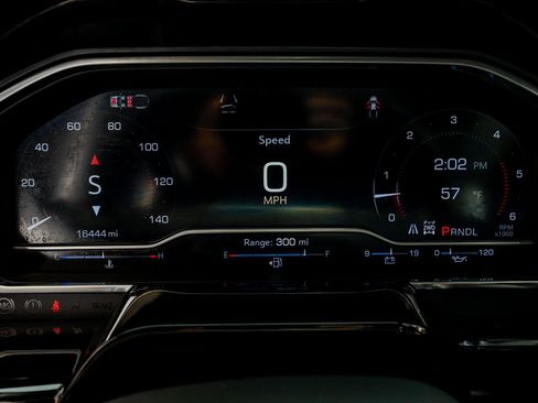 Used 2024 GMC Sierra 3500 SLT w/ SLT Premium Package image 20