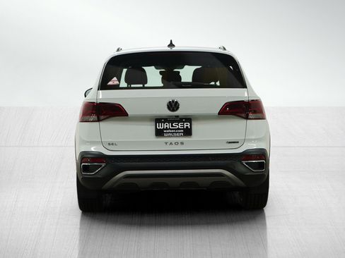Used 2022 Volkswagen Taos SEL image 4