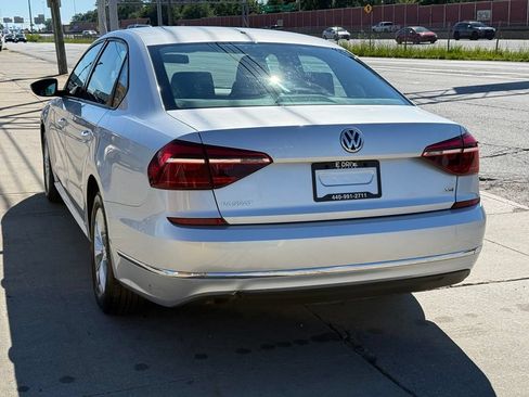 Used 2018 Volkswagen Passat 2.0T FWD image 9