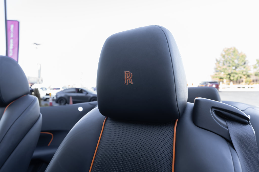 Used 2018 Rolls-Royce Dawn RWD image 25