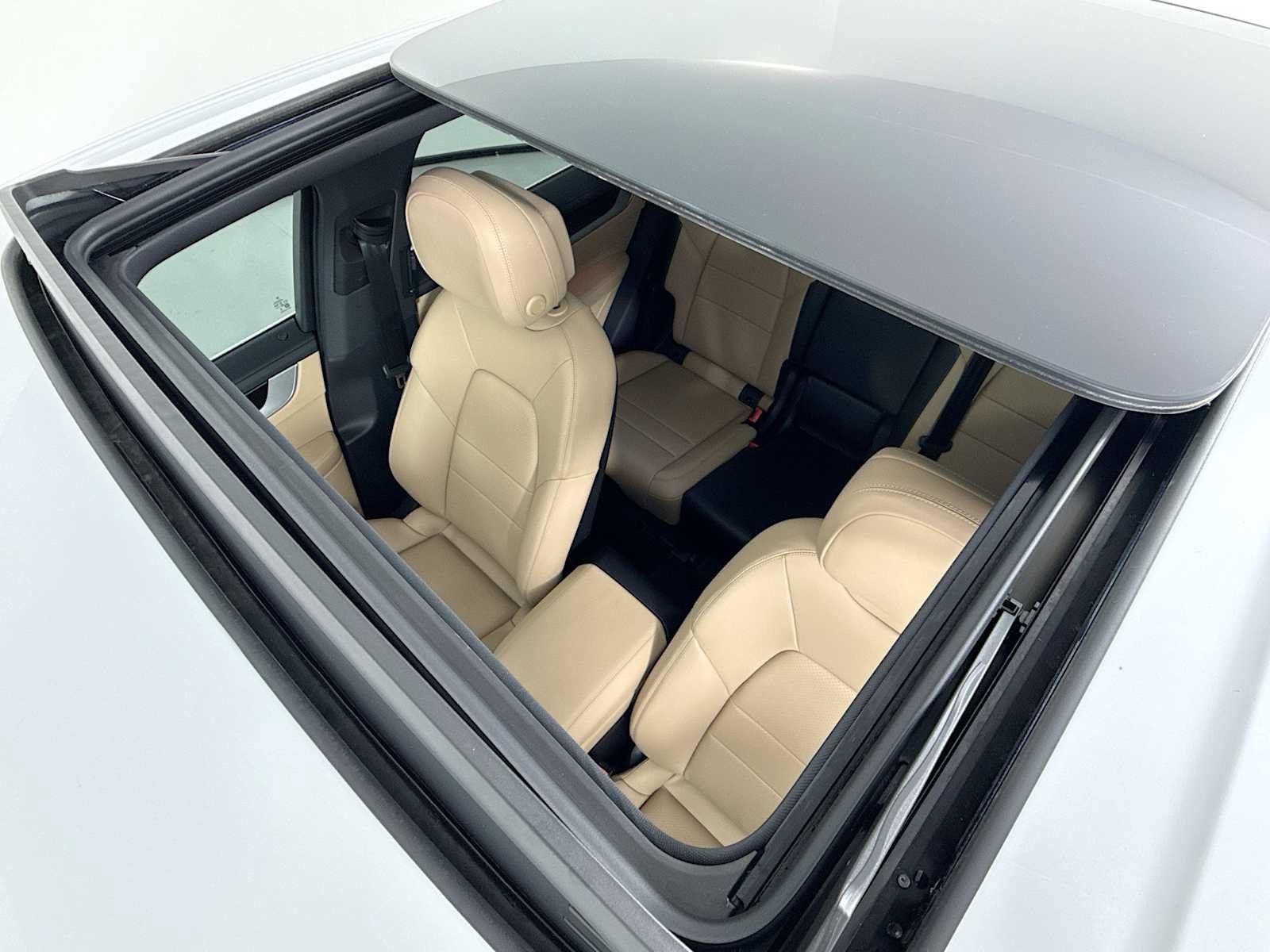 Certified 2025 Porsche Cayenne AWD/4WD image 22
