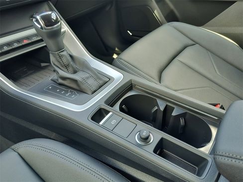 New 2025 Audi Q3 2.0T Premium Plus image 10