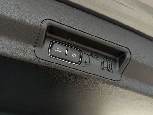 Certified 2022 Ford Explorer XLT w/ Equipment Group 202A image 31