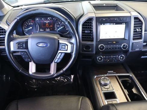 Used 2019 Ford Expedition Platinum RWD image 18