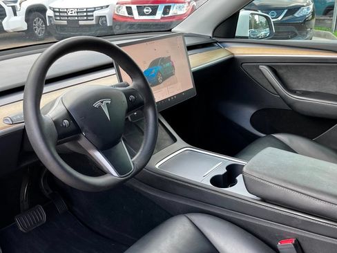 Used 2022 Tesla Model Y Long Range AWD/4WD image 17