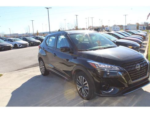 Used 2024 Nissan Kicks SR image 6