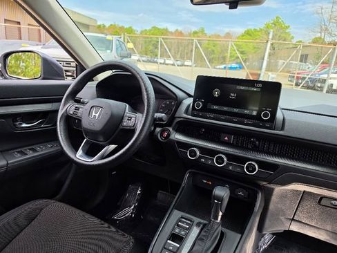 Used 2024 Honda CR-V LX image 13