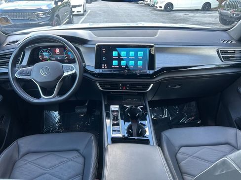 Used 2024 Volkswagen Atlas Cross Sport SE image 35