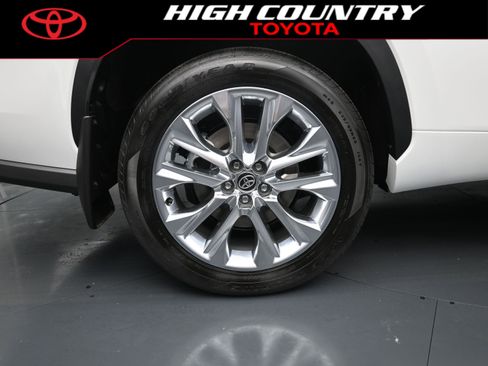 New 2026 Toyota Highlander Limited AWD/4WD image 9