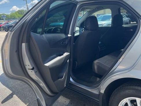 Used 2024 Chevrolet Equinox LT FWD image 12