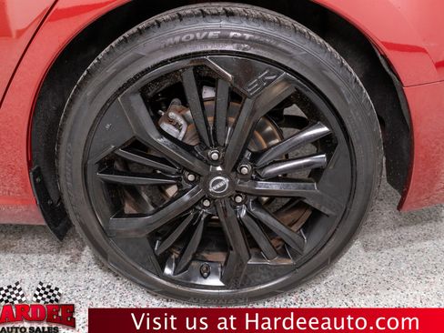Used 2024 Nissan Altima 2.5 SR FWD image 10