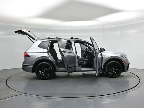 Used 2023 Volkswagen Tiguan SE R-Line FWD image 5