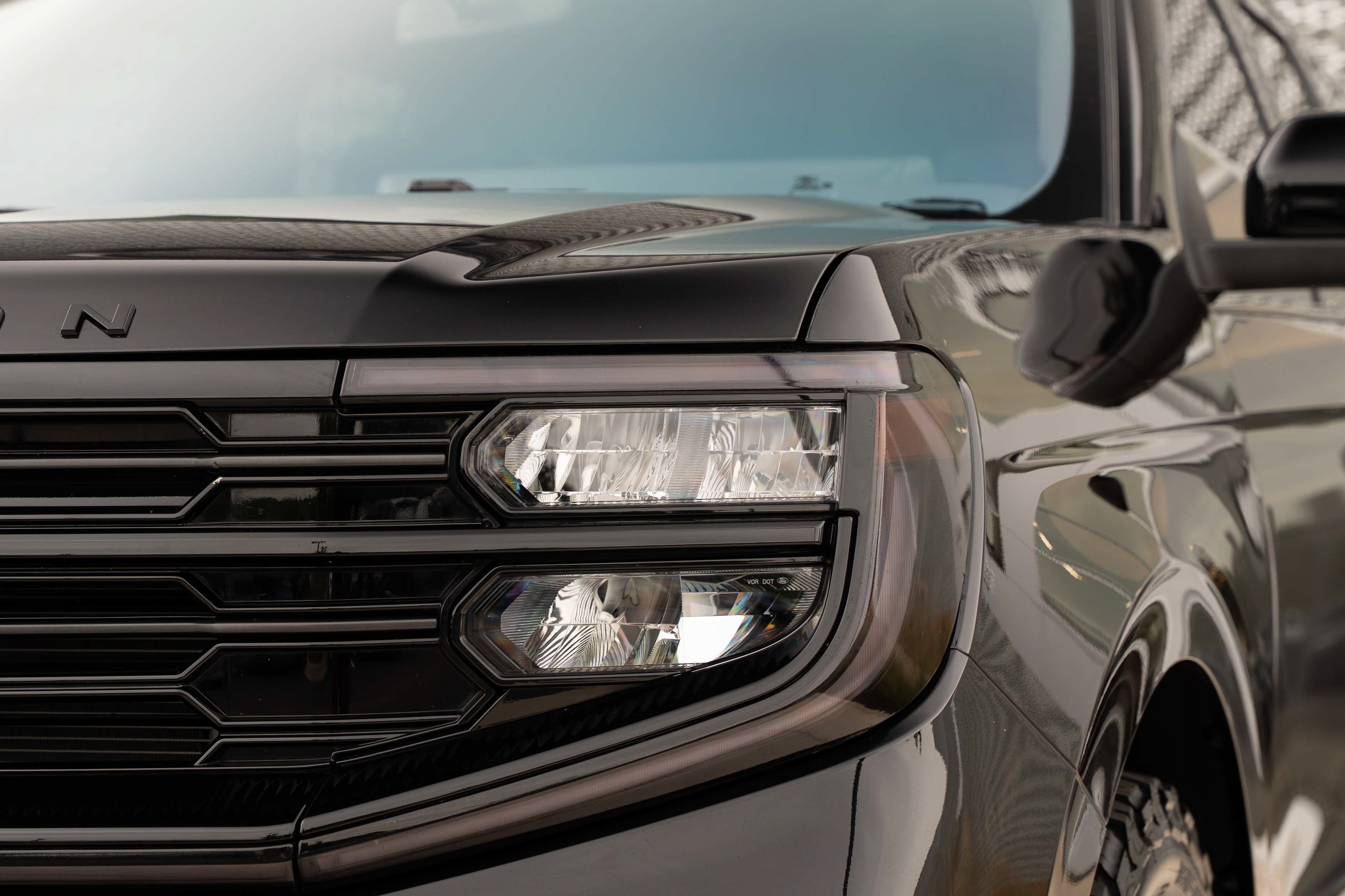 Used 2025 Ford Expedition Platinum w/ Stealth Performance Package AWD/4WD image 40
