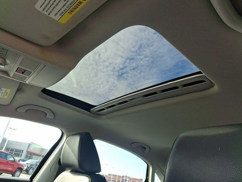 Used 2014 Volkswagen Passat 1.8T SE image 14