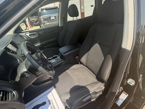 Used 2019 Nissan Pathfinder S AWD/4WD image 18