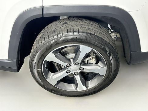 Used 2022 Jeep Grand Cherokee Limited 4xe w/ Luxury Tech Group II AWD/4WD image 11