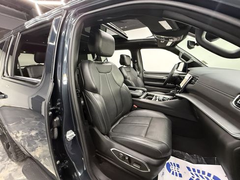 Used 2023 Jeep Wagoneer Series II image 23