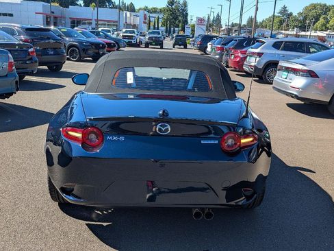 New 2026 MAZDA MX-5 Miata Club w/ Interior Package RWD image 5