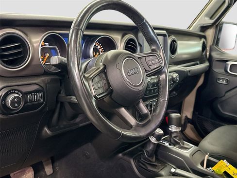 Used 2020 Jeep Gladiator Sport w/ Quick Order Package 24S image 7
