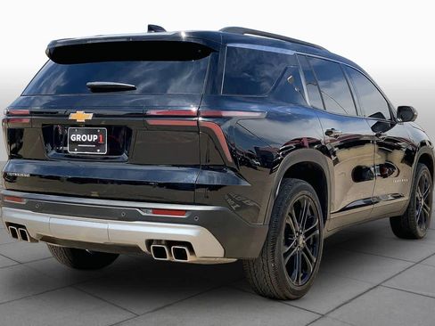 Used 2025 Chevrolet Traverse LT w/ Driver Confidence Package FWD image 13