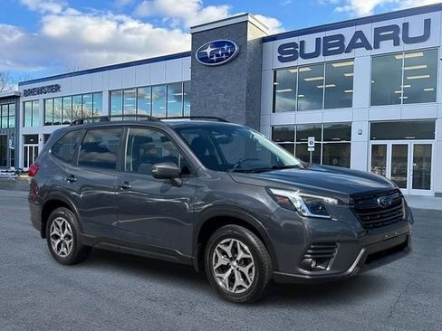 Certified 2024 Subaru Forester Premium AWD/4WD image 1