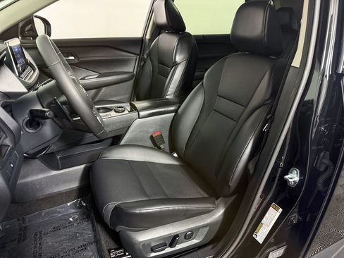 Certified 2024 Nissan Rogue SV w/ SV Premium Package AWD/4WD image 18