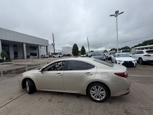 Used 2014 Lexus ES 350 w/ Premium Package FWD image 8