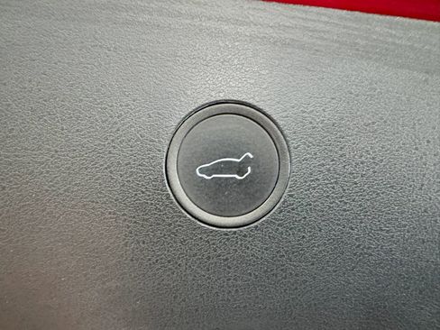 Used 2020 Tesla Model X image 38