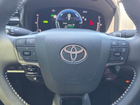 Used 2025 Toyota Camry SE FWD image 34