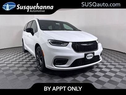 New 2026 Chrysler Pacifica Select