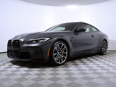 Used 2022 BMW M4 Coupe w/ Executive Package RWD image 2