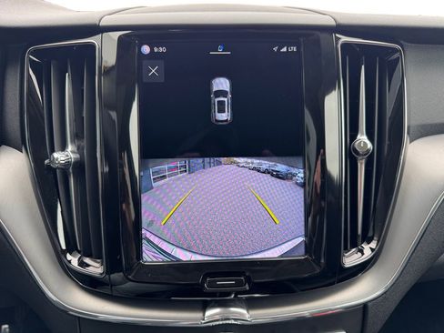 Certified 2023 Volvo XC60 B5 Core w/ Climate Package AWD/4WD image 18