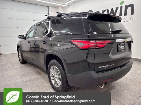 Used 2023 Chevrolet Traverse LT image 3