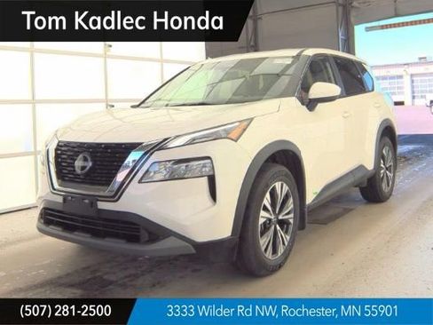 Used 2023 Nissan Rogue SV image 1